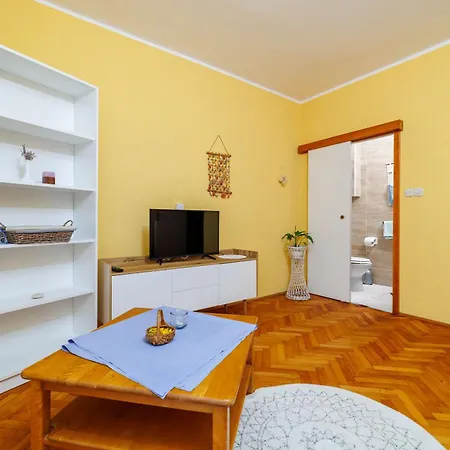 Apartamento Biserka