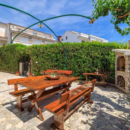 Biserka Apartamento *