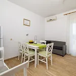 Апартаменты Biserka Barbat na Rabu