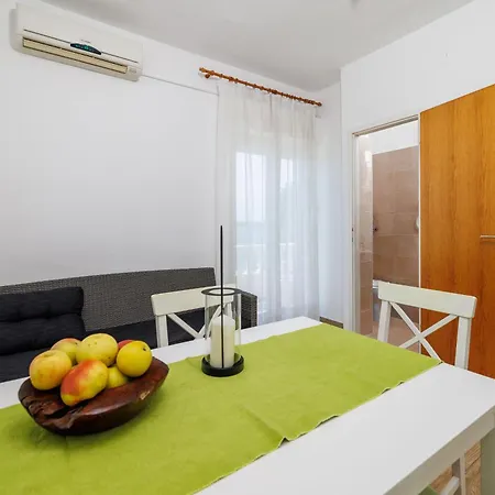 Biserka Apartament Barbat na Rabu