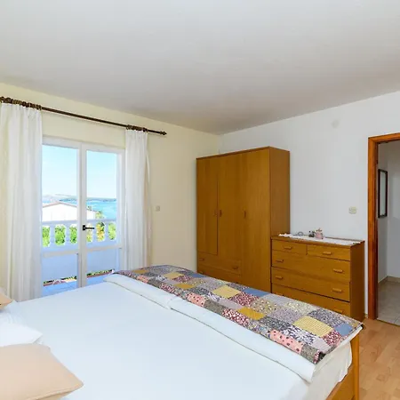 Biserka Apartament Barbat na Rabu