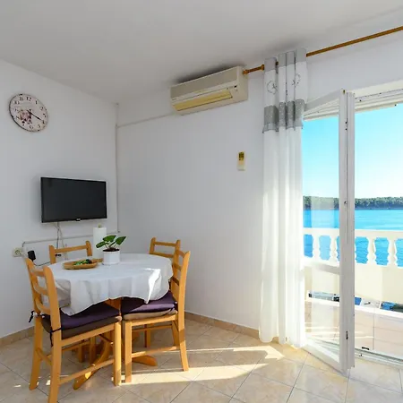 Biserka Apartament Barbat na Rabu
